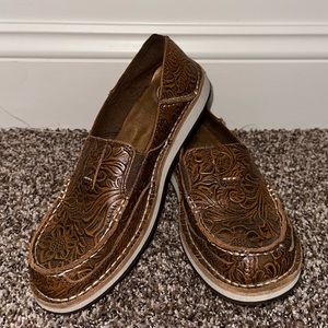 Women’s Ariat leather tooled Cruisers Size 7